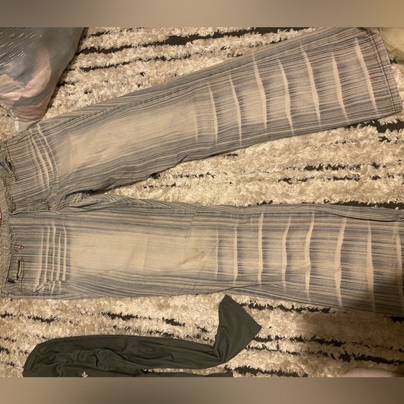 Striped bell bottom jeans size 19-20 - Picture 3 of 3